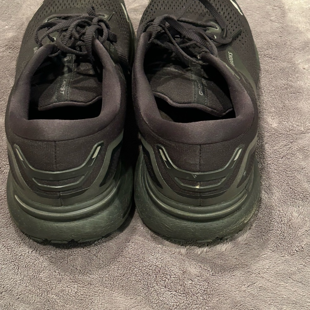 Brooks Men's Black Athletic Shoes - Picture 3 of 5